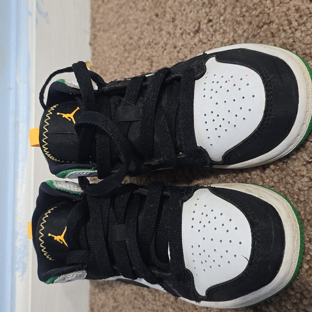 Nike Air Jordan 1 Retro Mid Black White Lucky Green BQ6933-101 Toddler Sz 11C